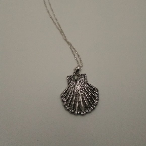 Silver Seashell Necklace - Picture 1 of 2